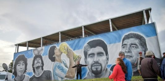 Murales de Buenos Aires inmortalizan a Diego Maradona