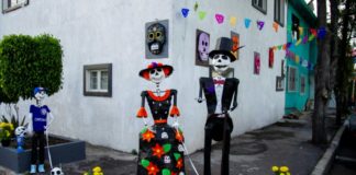 Tradiciones del Día de Muertos se reactivan en México