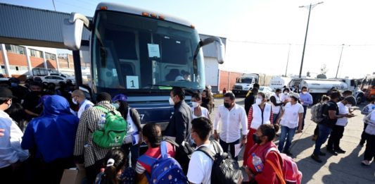 Caravana migrante parte hacia estados del norte de México