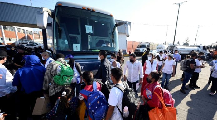 Caravana migrante parte hacia estados del norte de México