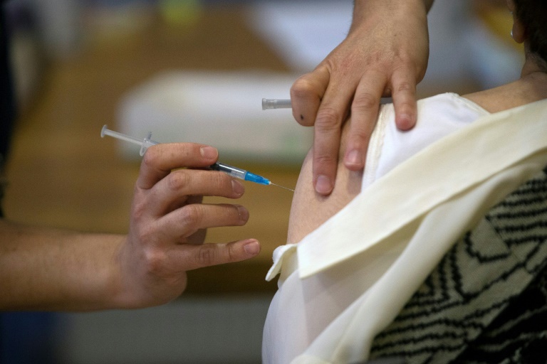 Chile comienza a vacunar contra COVID-19 a menores de entre 3 y 5 años