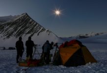 Eclipse solar total oscurece la Antártida por más de 40 segundos