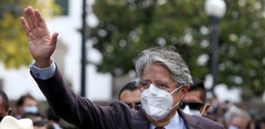 Ecuador descarta confinamiento por variante ómicron