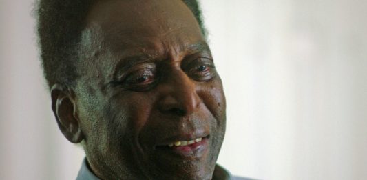 Internan a Pelé en Sao Paulo para seguir tratamiento contra tumor