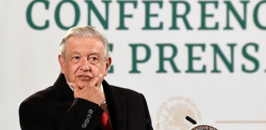 Tribunal electoral ordena consulta sobre mandato de López Obrador