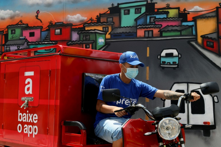 Una empresa comunitaria dedicada a entregas en una favela brasileña