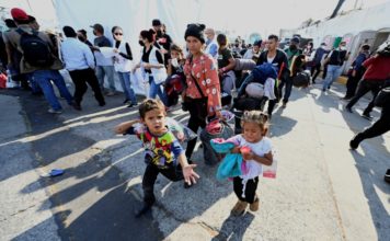 Autoridades mexicanas desintegran caravana migrante