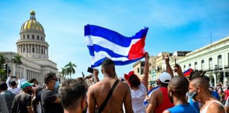 Condenas de hasta 30 años a manifestantes en Cuba