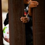 Corte Suprema de EEUU examina demanda colectiva de migrantes