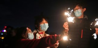 El mundo celebra otro año nuevo en medio de la pandemia