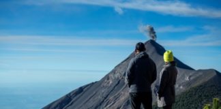 El turismo regresa a volcán El Fuego en Guatemala