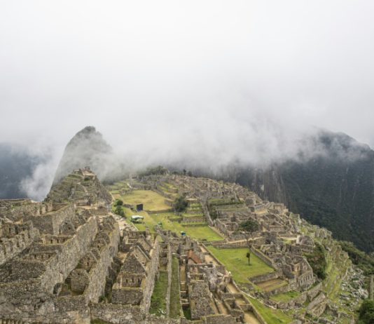 Inundaciones interrumpen el acceso a Machu Picchu