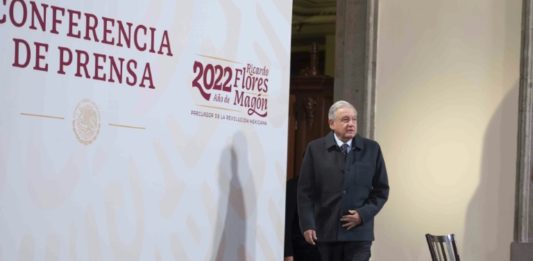 Logran firmas necesarias para consulta revocatoria de López Obrador