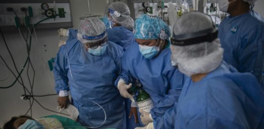 Perú atraviesa una nueva ola de pandemia