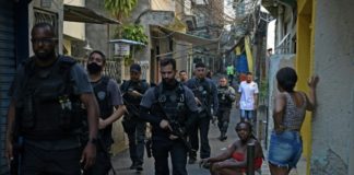 Rio de Janiero lanza programa piloto de seguridad en dos favelas