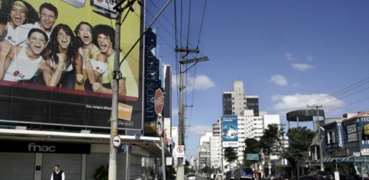 Varias ciudades en Brasil cancelan carnaval callejero