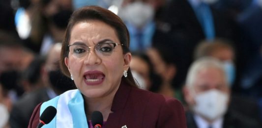 Xiomara Castro propone un Honduras 'socialista y democrático'