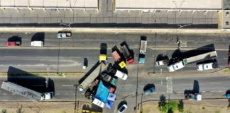 Camioneros continúan bloqueos en varias rutas de Chile Camioneros continúan bloqueos en varias rutas de Chile