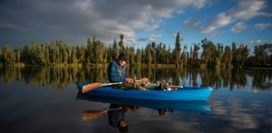 Lucha solitaria para proteger a los canales de Xochimilco