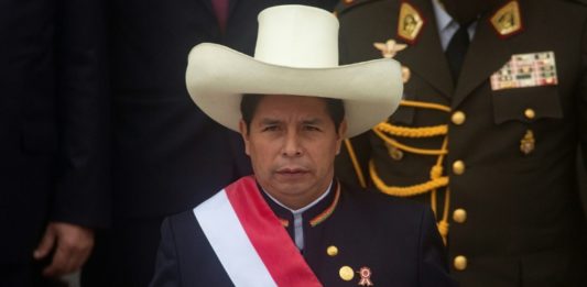 Pedro Castillo denuncia intento de golpe en Perú