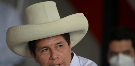 Presidente peruano cambia al canciller y al ministro de Finanzas