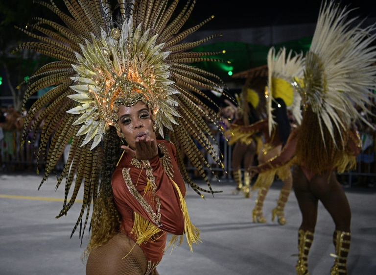 Turismo de Brasil trata de recuperarse con el carnaval