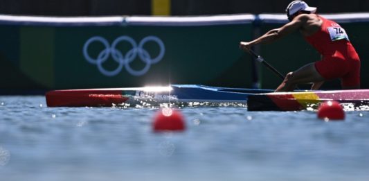 Campeón de piragüismo cubano se fuga en viaje a México