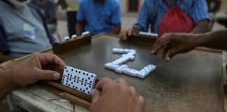 Dominó, el maestro de los juegos en Venezuela