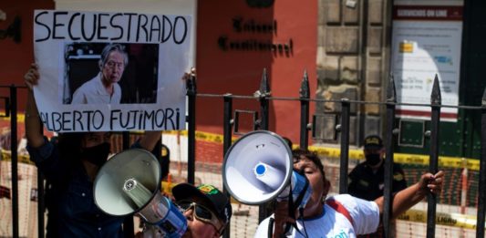 Expresidente Fujimori se quedará en Perú, dice su hija Keiko