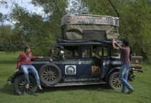 Familia argentina llega a casa tras 22 años de viaje en un auto antiguo