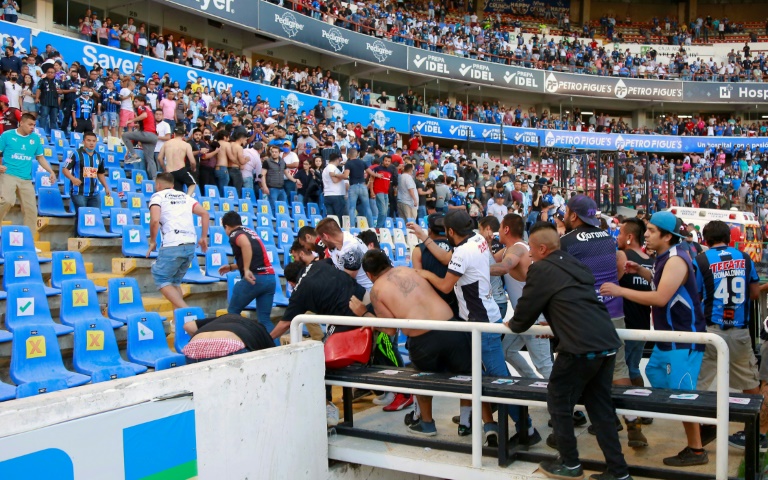 Más de 20 heridos por violencia en partido de fútbol de México