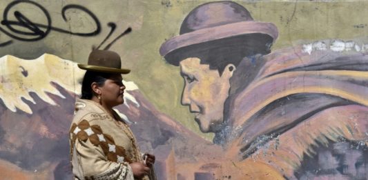 Alwa, la primera rapera aymara de Bolivia