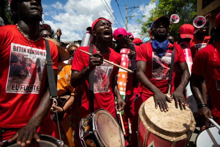 Dominicanos conmemoran la Semana Santa al ritmo del gagá