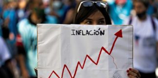 La inflación se dispara en Argentina en medio de creciente malestar social