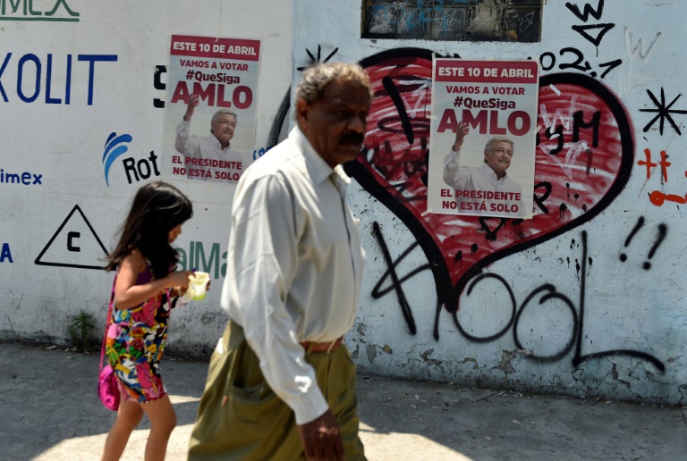 Mexicanos deciden si López Obrador se va o concluye su mandato en 2024