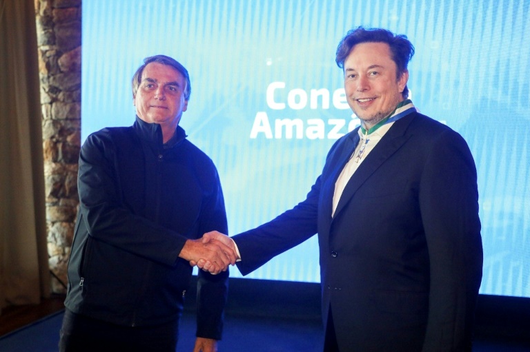 Bolsonaro apoya a Elon Musk en la compra de la plataforma Twitter