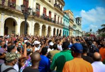 Conmuta sentencias a 12 presos por manifestaciones en Cuba