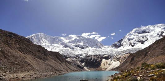 Debaten en tribunal alemán culpa del deshielo de glaciares peruanos