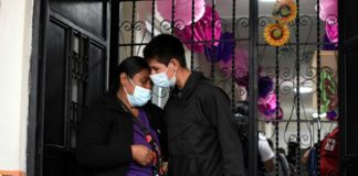 Menores deportados a Guatemala se reencuentran con sus padres