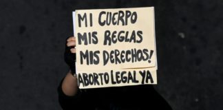 Mujer salvadoreña lucha para evitar 30 años de cárcel por aborto