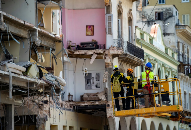 Sigue la búsqueda en los escombros del hotel Saratoga en Cuba