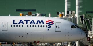 La aerolínea chileno-brasileña LATAM evita la bancarrota