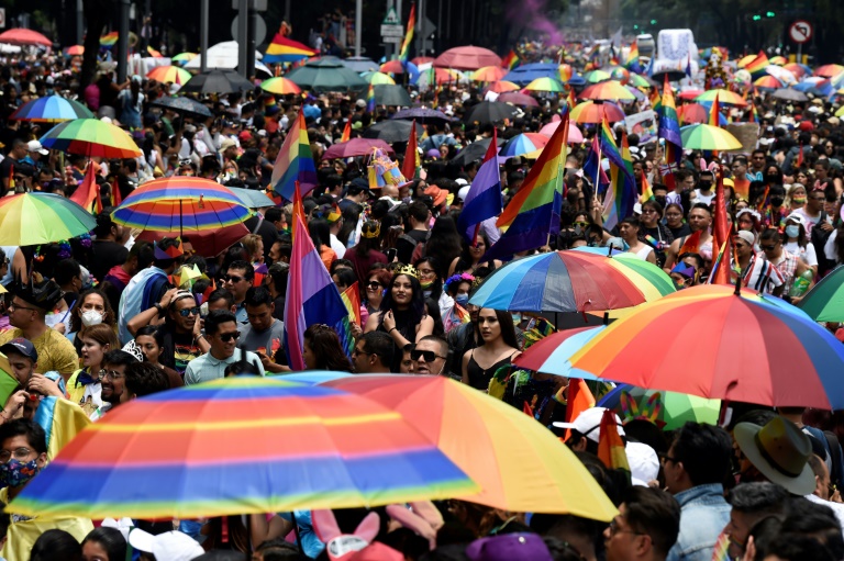 Las calles son nuestras vuelve la marcha por el Orgullo en México
