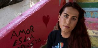 Mexicana trans brinda esperanza a migrantes indocumentados