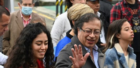 Petro se convierte en el primer presidente de izquierda de Colombia