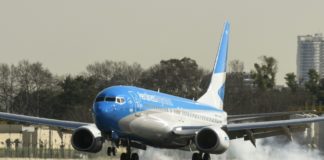 Avión aterriza de emergencia en Argentina por falsa alarma