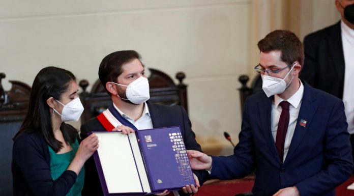 Chile se encamina hacia plebiscito final de su nueva Constitución