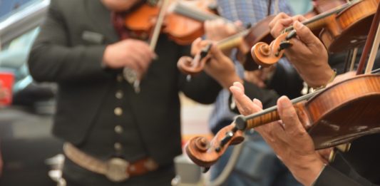 El mariachi llega a las estampillas postales en Estados Unidos