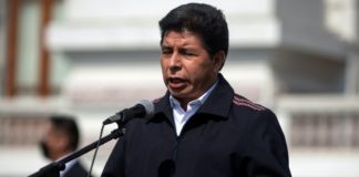 Fiscalía peruana investigará a Castillo por tráfico de influencias