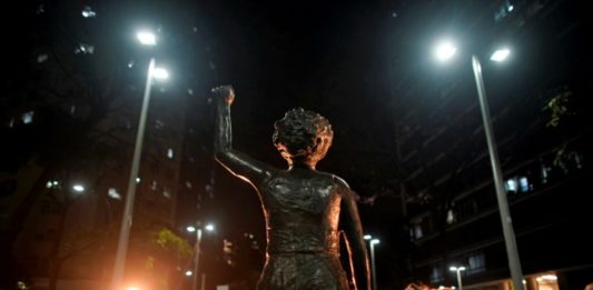 Inauguran estatua de la activista Marielle Franco en Rio de Janeiro